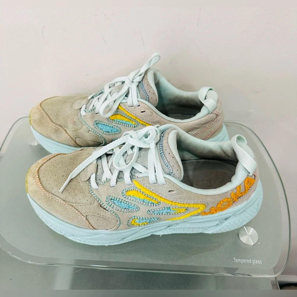 Hoka One Clifton‎ L Embroidery All Gender Shoes - Size 10W, 9M